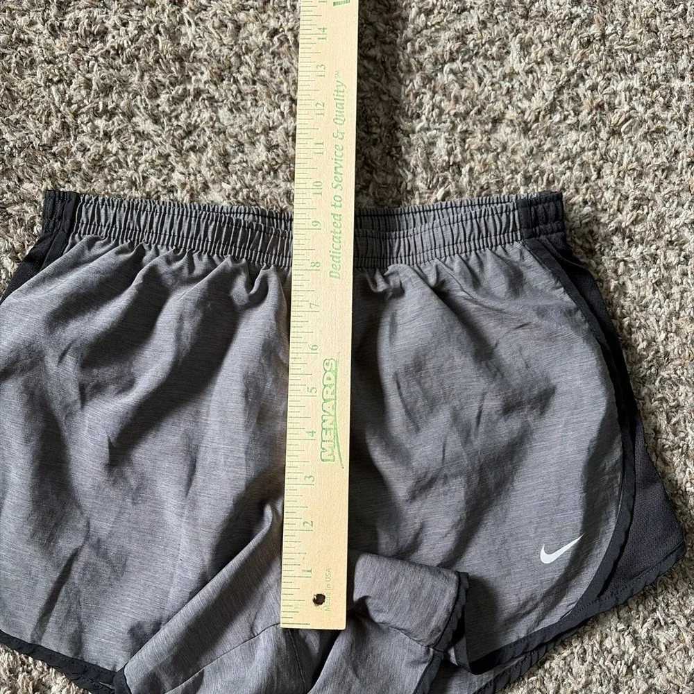 Nike Girl's Large Tempo Dri-Fit Running Shorts, Black/Heather Grey, 848196-033